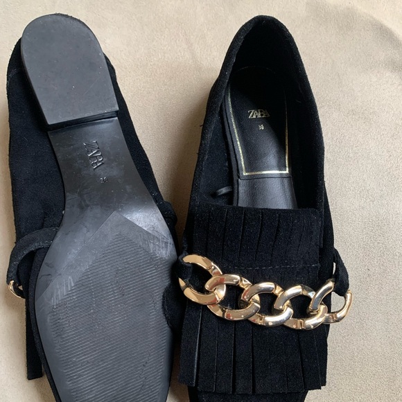 Zara genuine suede black fringed loafers with chunky gold chain trim. Size EU38 - Picture 5 of 5
